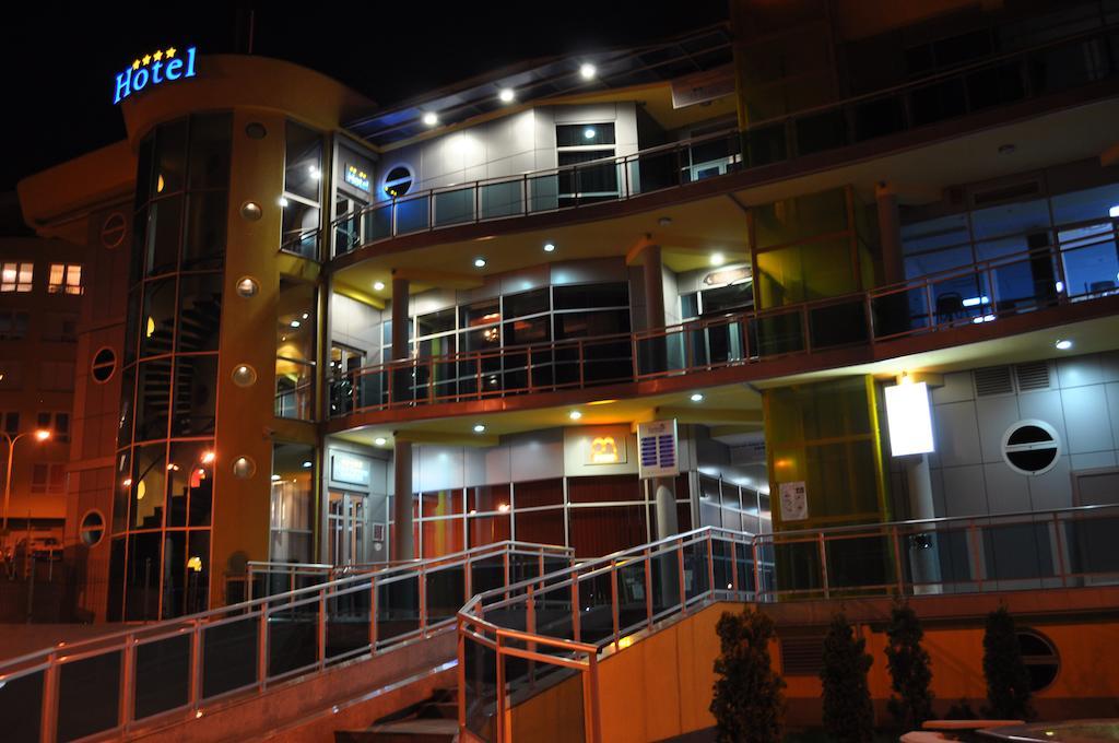 Hotel Fortuna Banja Luka Ngoại thất bức ảnh