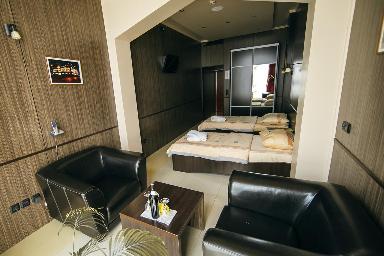 Hotel Fortuna Banja Luka Ngoại thất bức ảnh