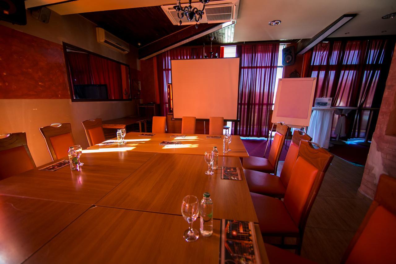 Hotel Fortuna Banja Luka Ngoại thất bức ảnh