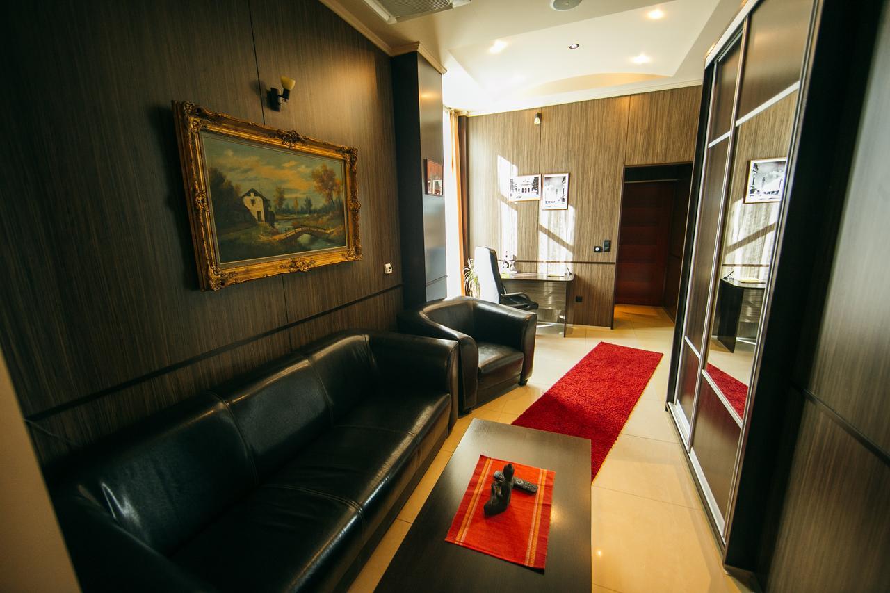 Hotel Fortuna Banja Luka Ngoại thất bức ảnh