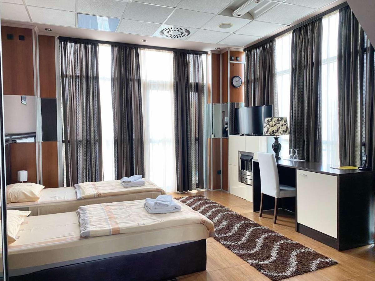 Hotel Fortuna Banja Luka Ngoại thất bức ảnh